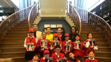 OFYCASA91精品麻豆免费观看國際家居董事長韓萍接受兩會小記者團的采訪